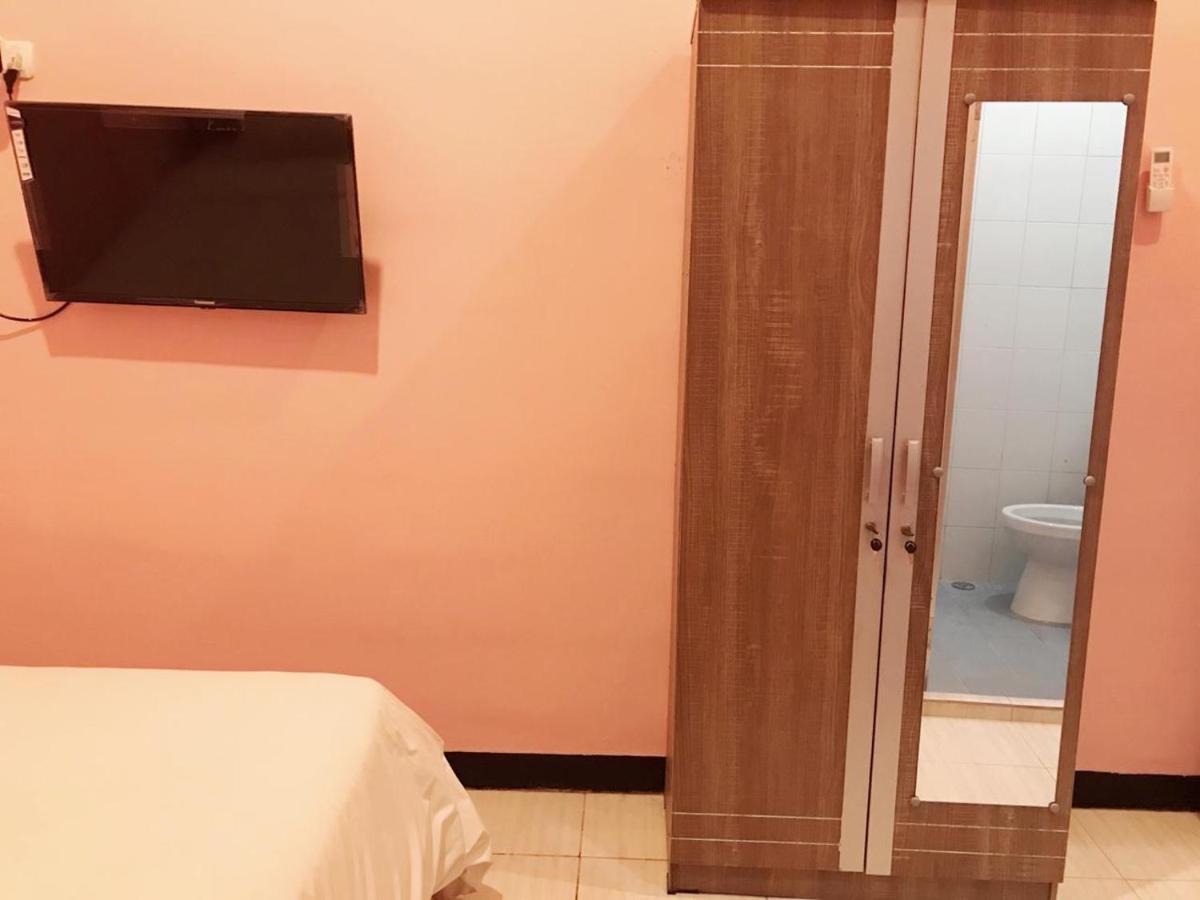 Roomz Budget Residence Semarang Exterior photo